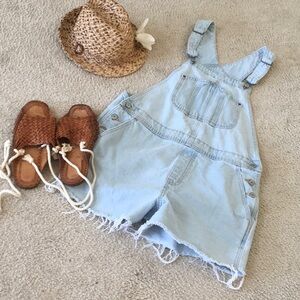 OLD NAVY/LIGHT BLUE- STONE WASHED- RAW EDGE- SHORT OVERALLS
